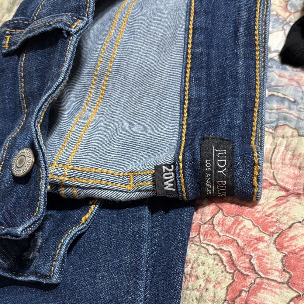 Judy Blue Medium-Dark Blue Bootcut Jeans with Distressed Hem - Picture 3 of 4